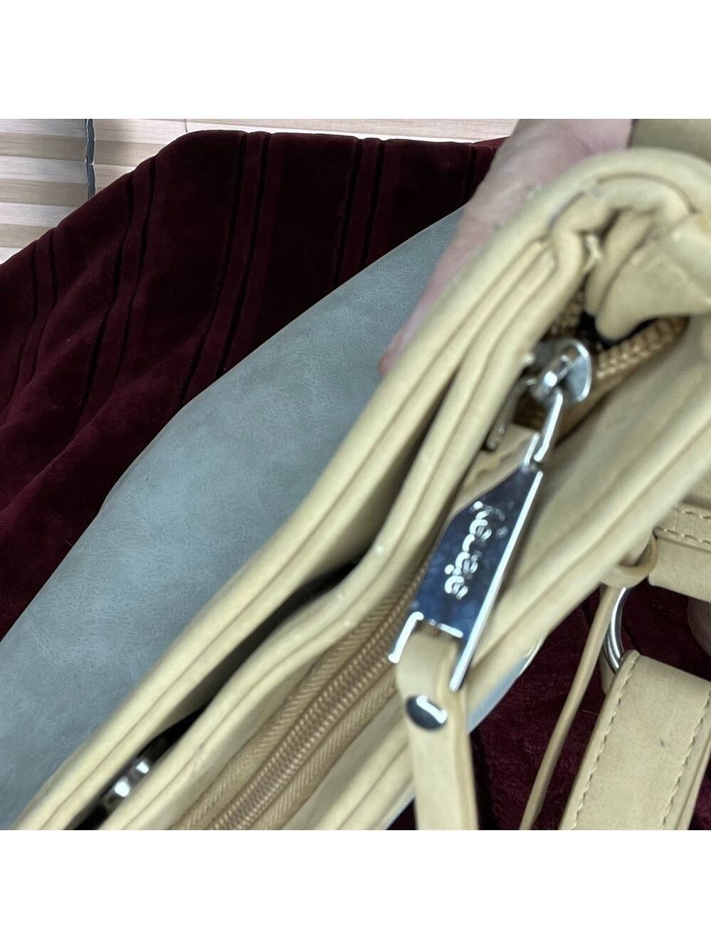 Kensie Crossbody/Shoulder Bag, Lt Gray w/tan, 12”A, 9.5”V, 3”W, Zip top & Mag T5 - Picture 5 of 12